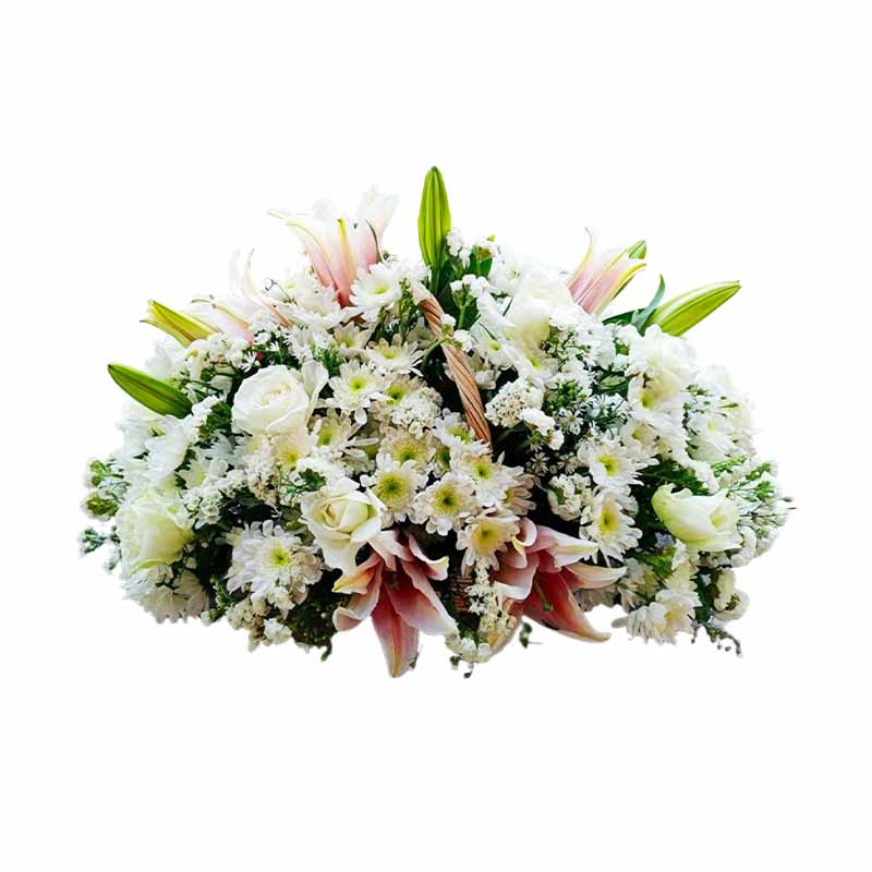 Splendid Fantasy Basket Arrangement: Assortment of Flowers