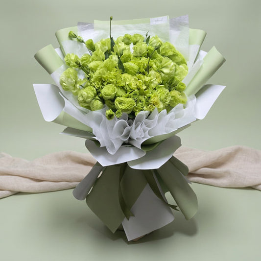 Green lisianthus bouquet with preserved hydrangea and Korean-style wrapping