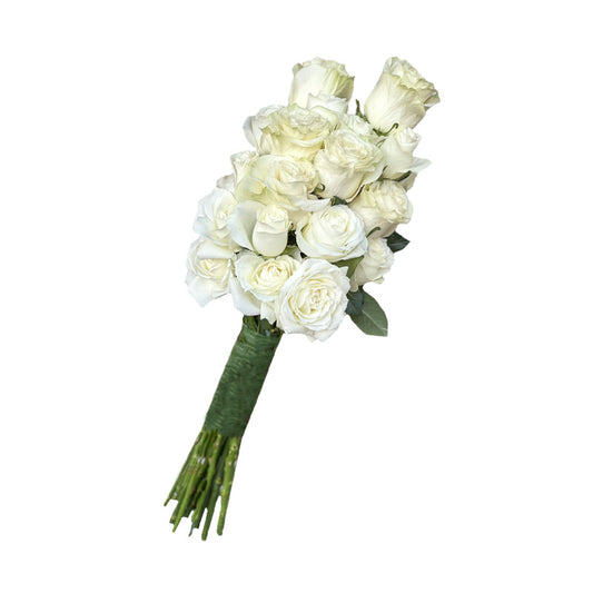 Minimalist elegance: White Ecuadorian Roses compose a stunning bridal bouquet, embodying timeless beauty and sophistication